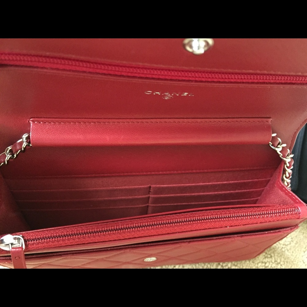 ***SOLD*** CHANEL Wallet On Chain - Red Lambskin - Picture 5 of 6